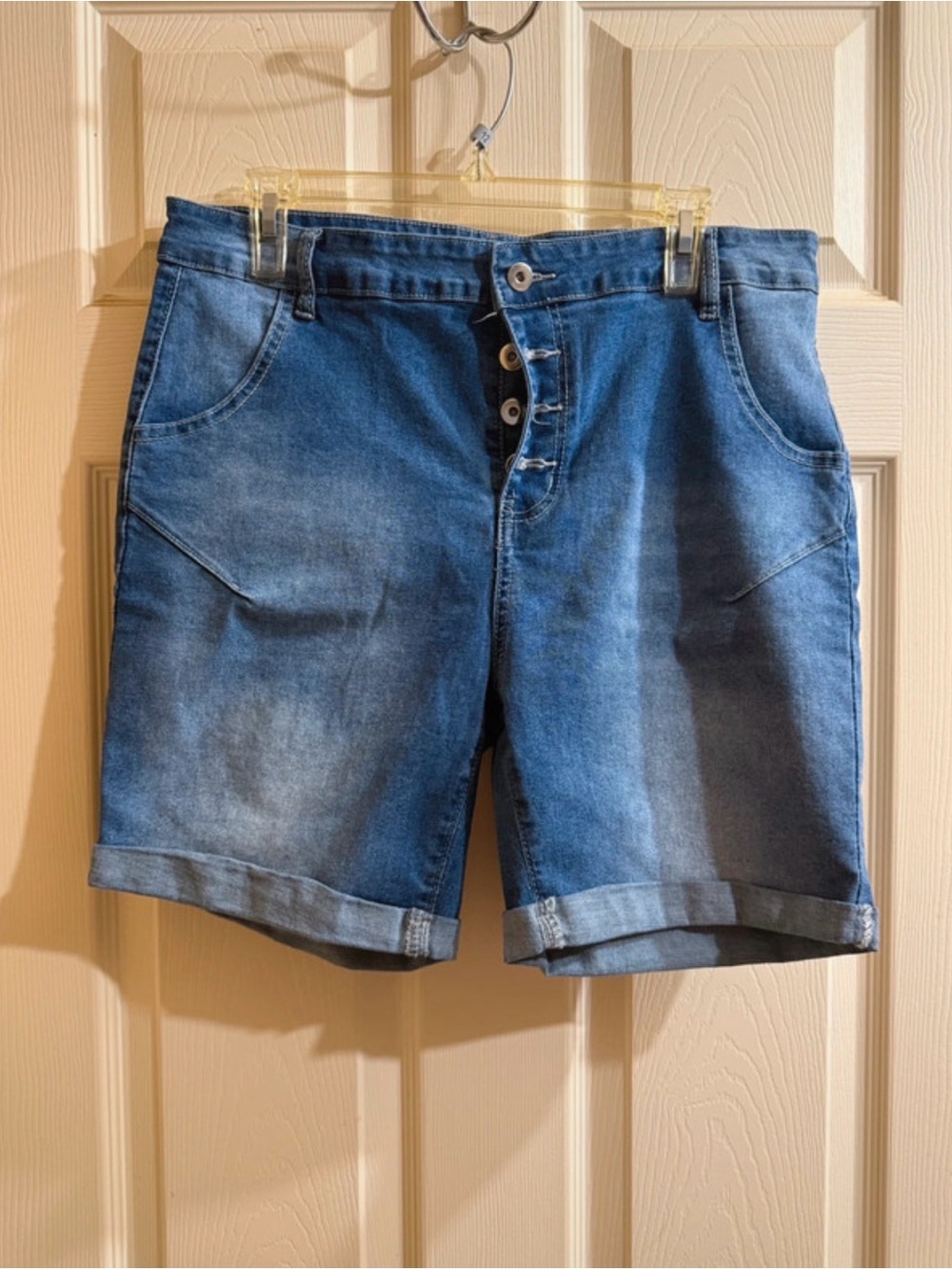 Women’s button fly Jean  Shorts L-Xl